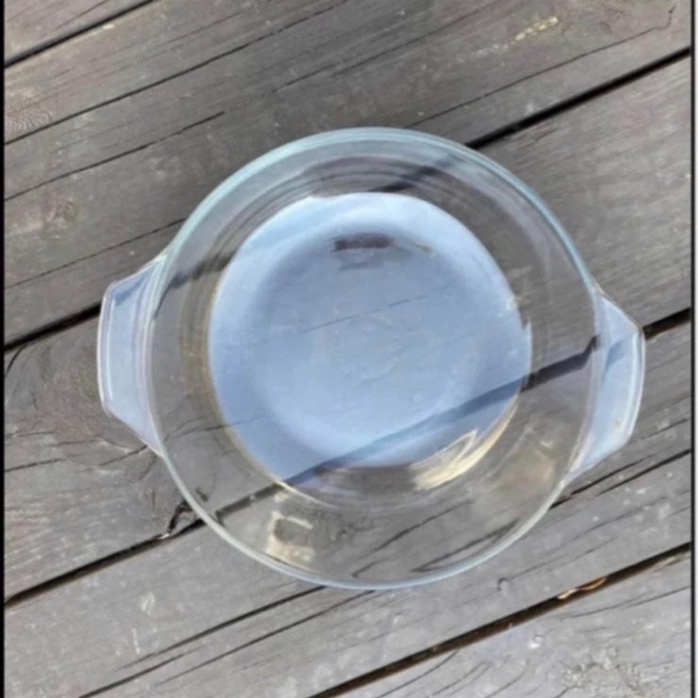 Glass bakeware pan